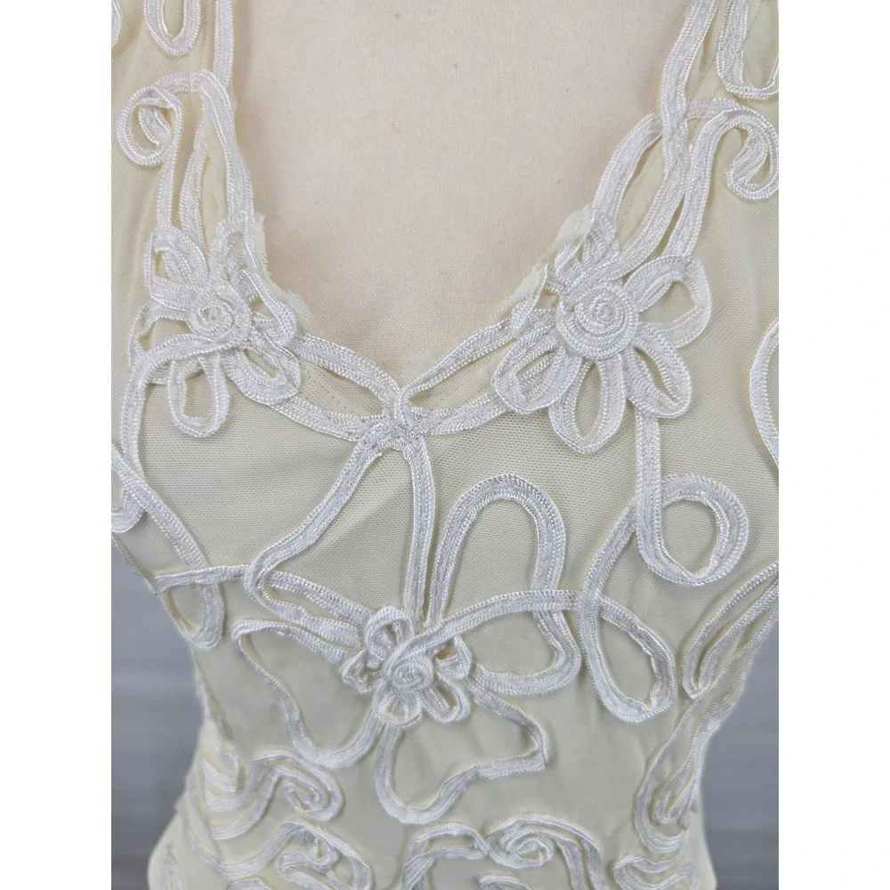 Frank Lyman Design Cream Mesh Soutache Floral V-Neck Sleeveless Top 83288 Size 6 - Picture 2 of 5